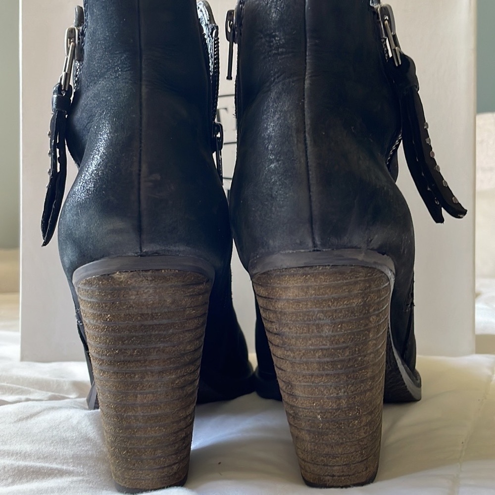 Steve Madden Women’s Black Nubuck Ryatt Zip Leather Ankle Boots - Size 8 - Picture 3 of 9